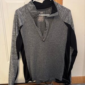 Woman’s athletic semi-fitted jacket- large